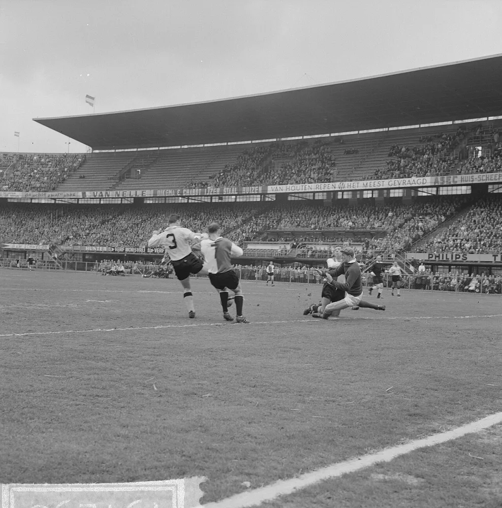 Feijenoord tegen DOS 3-0. Spelmoment. Foto: Eric Koch / Anefo, Nationaal Archief (CC0).