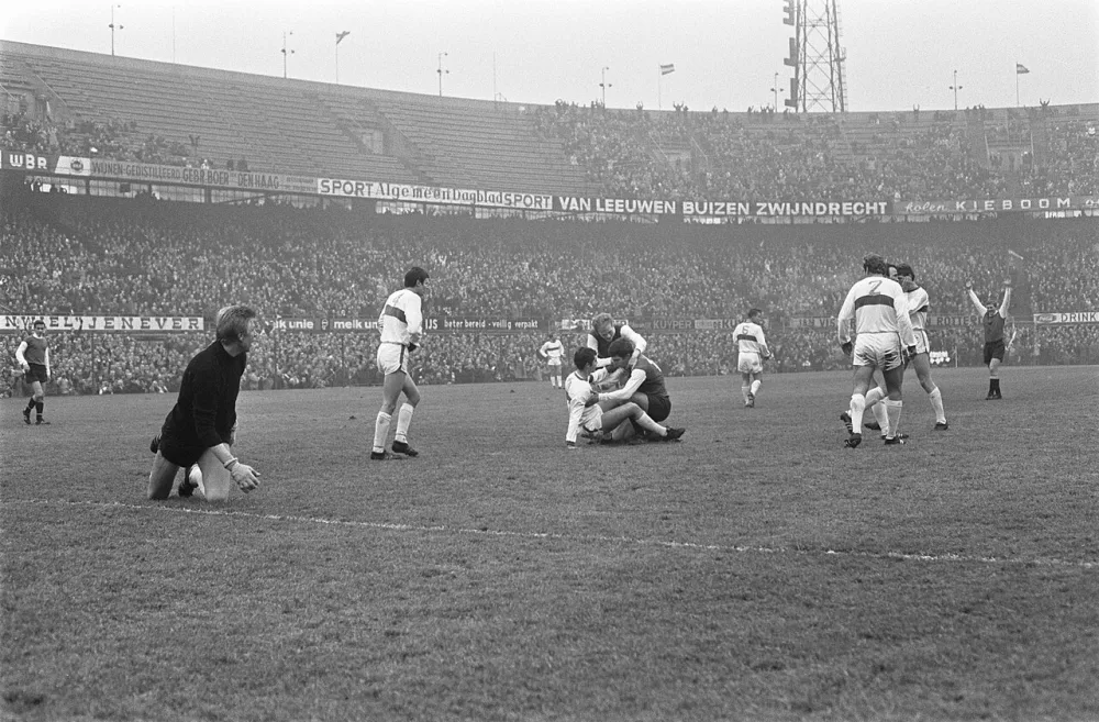 Feijenoord tegen Holland Sport 6-0 spelmomenten. Foto: Ron Kroon / Anefo, Nationaal Archief (CC0).