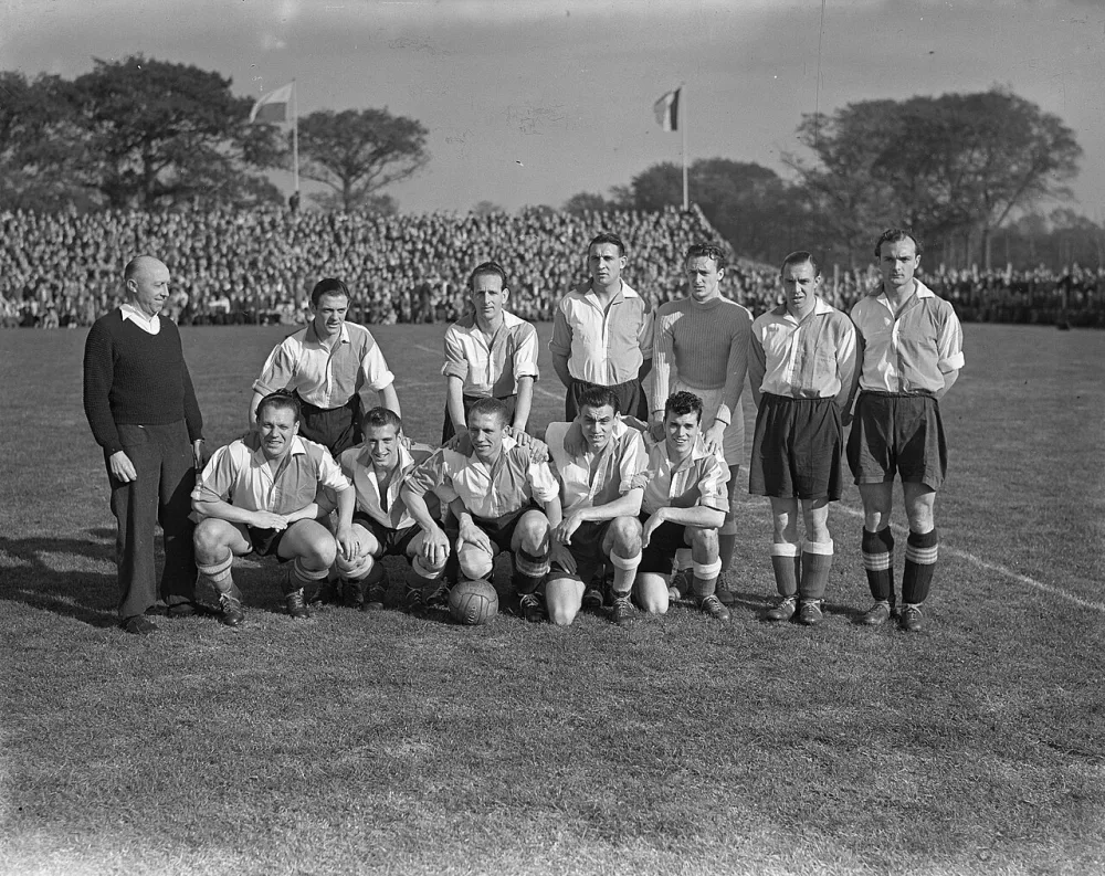 VSV tegen Feyenoord 2-1. Elftal Feyenoord. Foto: J.D. Noske / Anefo, Nationaal Archief (CC0).