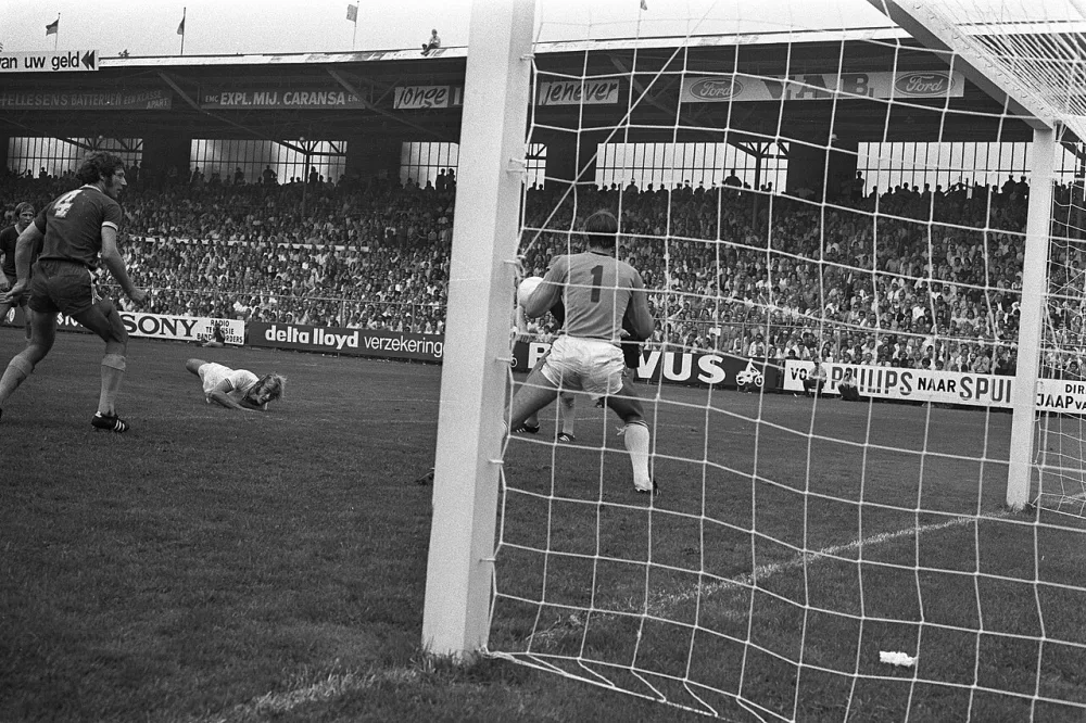 Feyenoord tegen PSV Ajax tegen FC Den Haag 1-0. Foto: Bert Verhoeff / Anefo, Nationaal Archief (CC0).