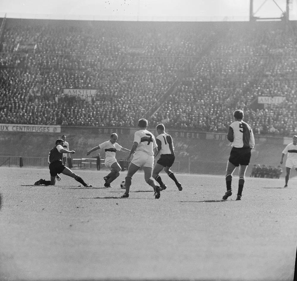 DWS tegen Feyenoord 2-1, spelmoment. Foto: Jac. de Nijs / Anefo, Nationaal Archief (CC0).