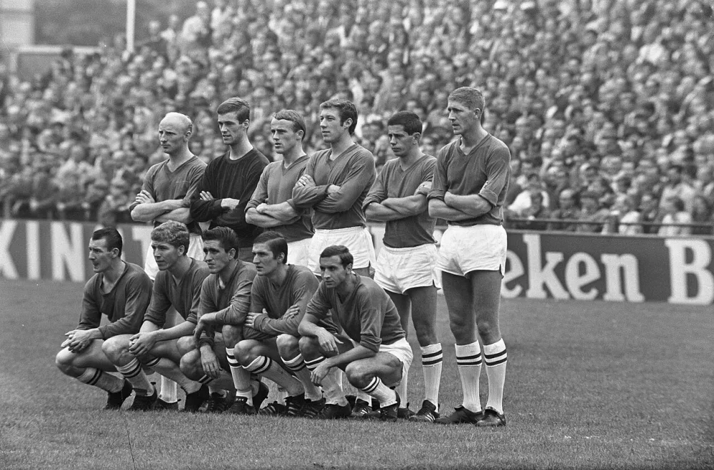 ADO-Feijenoord 3-6. Elftal ADO: Van der Burch , Ardesch, Vos, Mansveld, De Zoete , Villerius, Heijnen, Houwaart, Maassen, Schoenmaker, Aarts. Foto: Ron Kroon / Anefo, Nationaal Archief (CC0).