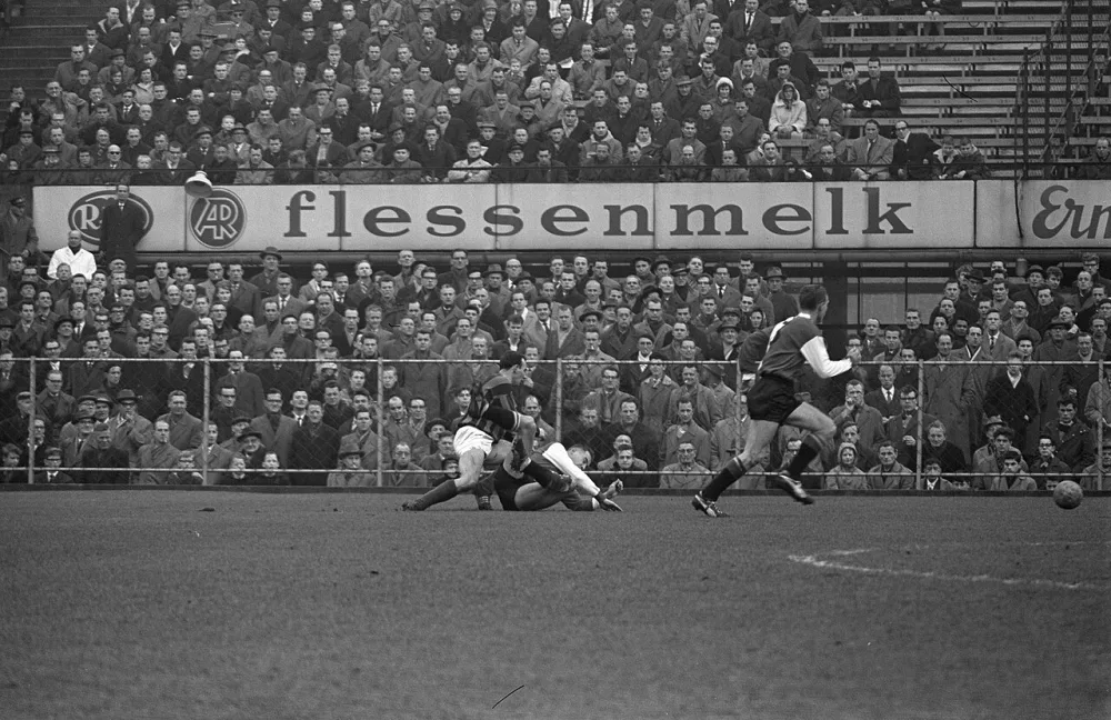 Voetbal Feyenoord tegen DWS 5-2. Foto: Wim van Rossem / Anefo, Nationaal Archief (CC0).