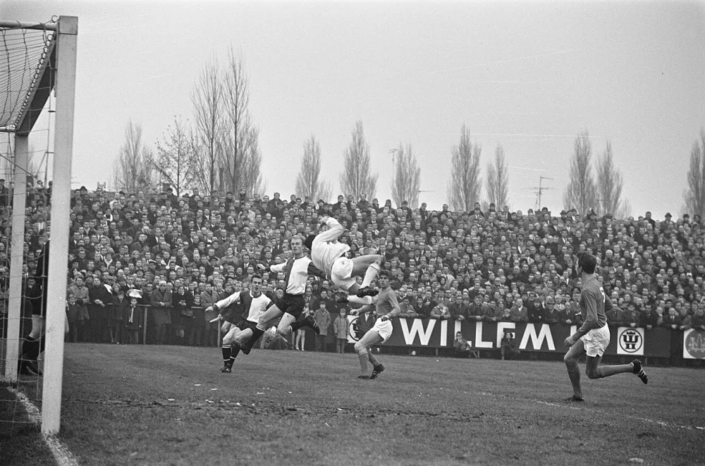 Volendam-Feijenoord 2-5 spelmomenten. Foto: Jac. de Nijs / Anefo, Nationaal Archief (CC0).