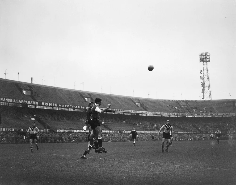 Feyenoord tegen VVV. Spelmoment. Foto: Eric Koch / Anefo, Nationaal Archief (CC0).