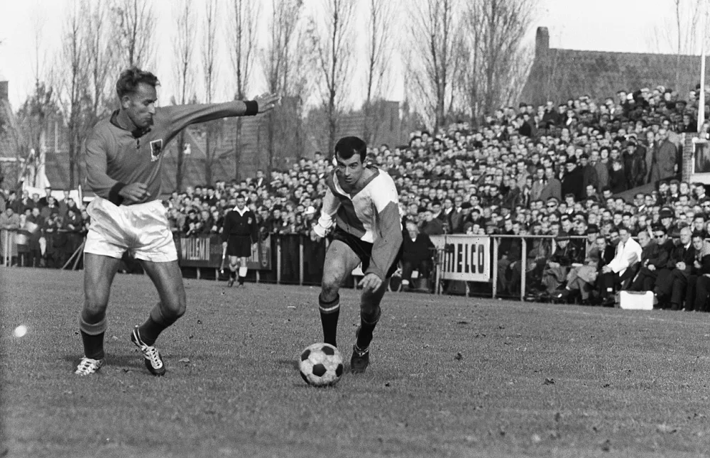 Volendam tegen Feyenoord 0-8. Foto: Harry Pot / Anefo, Nationaal Archief (CC0).