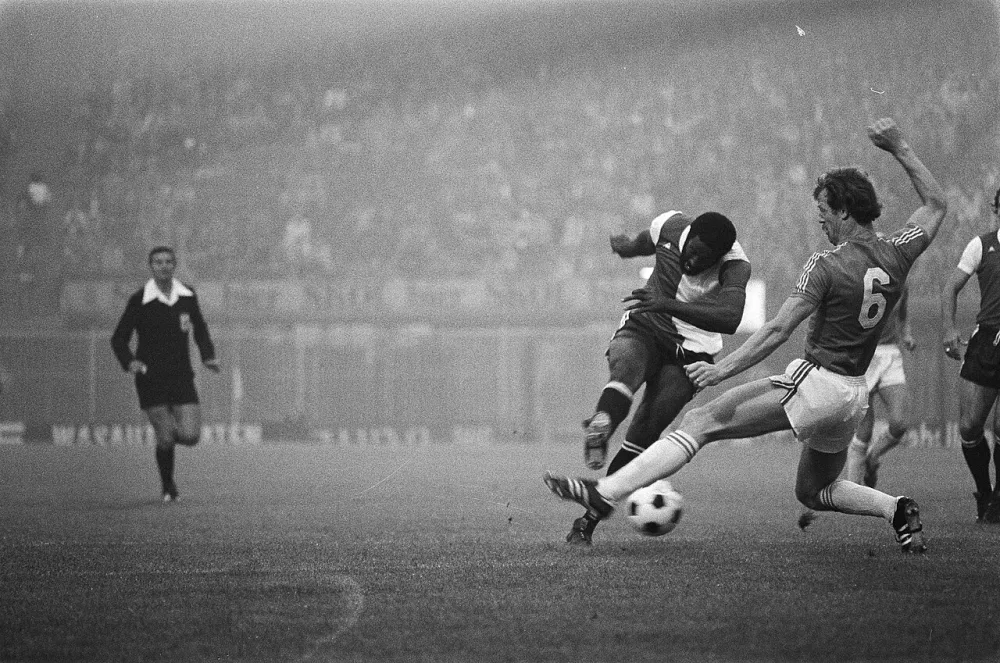 Feyenoord tegen Sparta 1-1, Clyde Best in actie. Foto: Hans Peters / Anefo, Nationaal Archief (CC0).