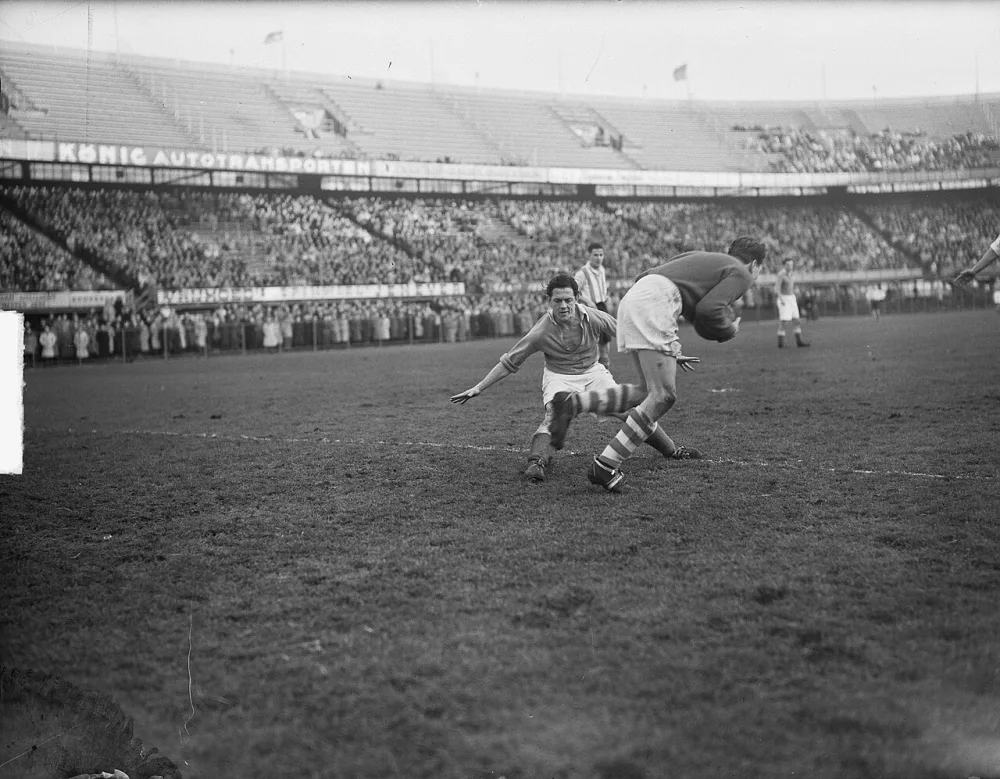 Feyenoord tegen Sparta 2-1. Foto: Carel L. de Vogel / Anefo, Nationaal Archief (CC0).