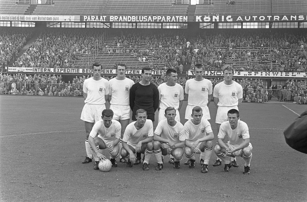 Feyenoord tegen Enschede 4-0. Elftal Enschede. Foto: Eric Koch / Anefo, Nationaal Archief (CC0).
