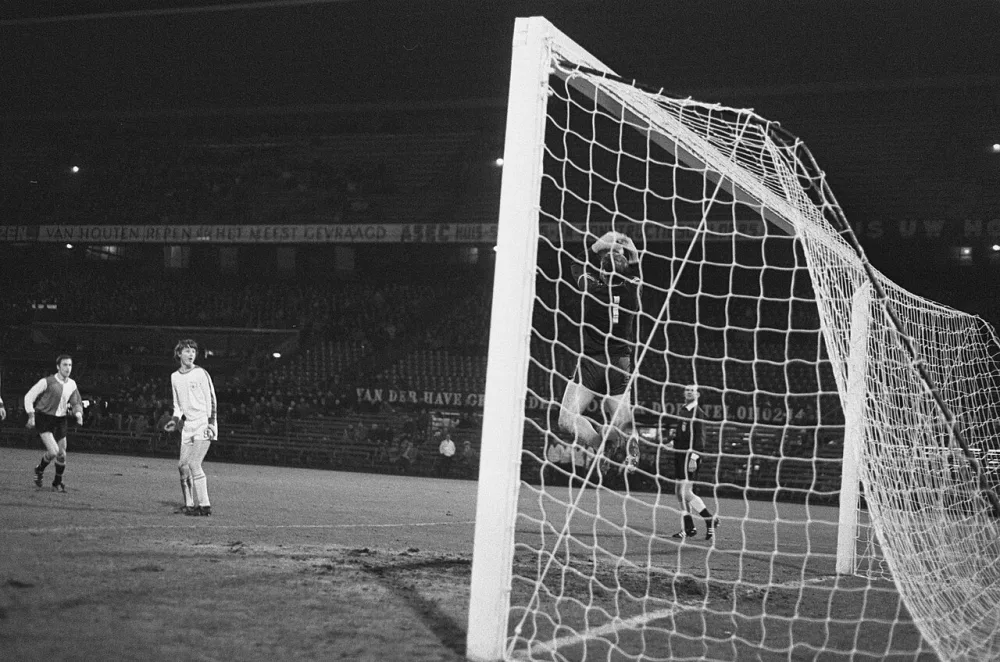 Feyenoord tegen GVAV 0-1. Aktie. Foto: Rob Mieremet / Anefo, Nationaal Archief (CC0).