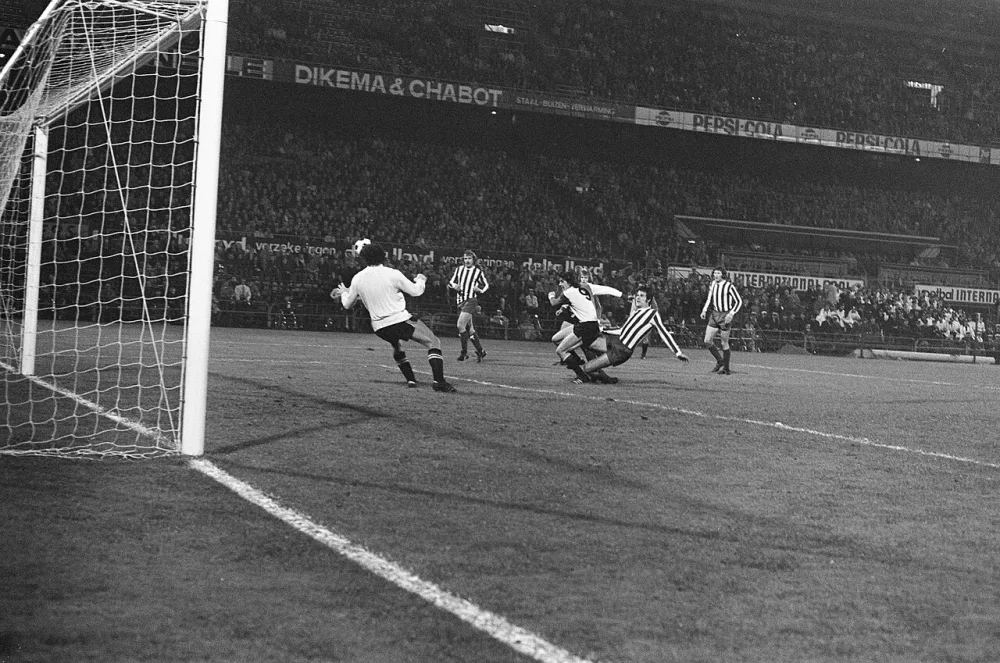 Feyenoord tegen OFK-Belgrado 4-3, Europacup III. Foto: Bert Verhoeff / Anefo, Nationaal Archief (CC0).