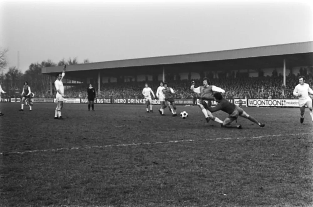 Telstar tegen Feijenoord 1-2; spelmomenten. Foto: Hans Peters / Anefo, Nationaal Archief (CC0).
