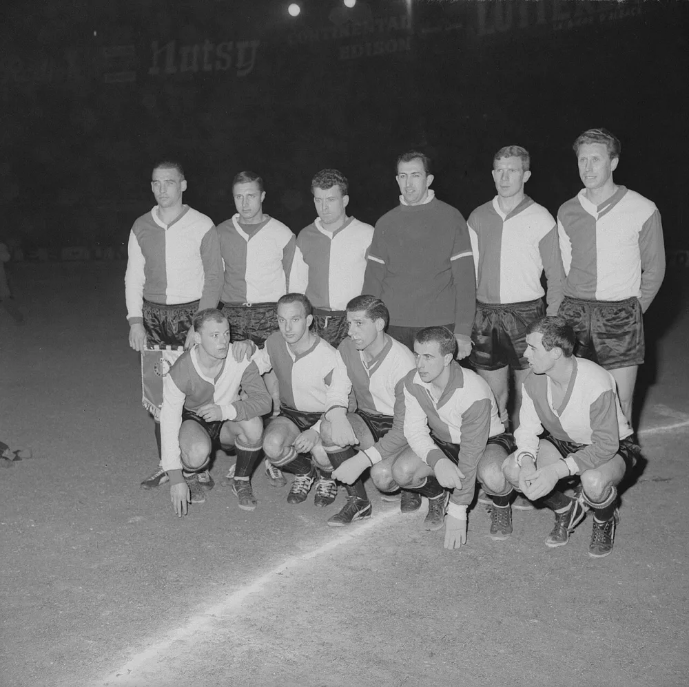 Reims tegen Feijenoord. Europa Cup . Elftal Feijenoord. Foto: Eric Koch / Anefo, Nationaal Archief (CC0).