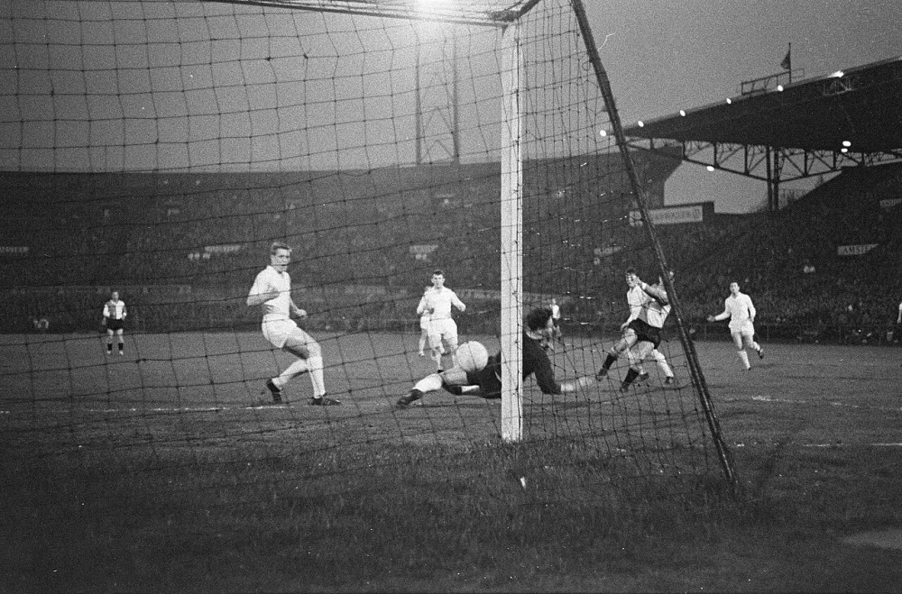 Ajax tegen Feyenoord 4-2 spelmoment. Foto: Harry Pot / Anefo, Nationaal Archief (CC0).