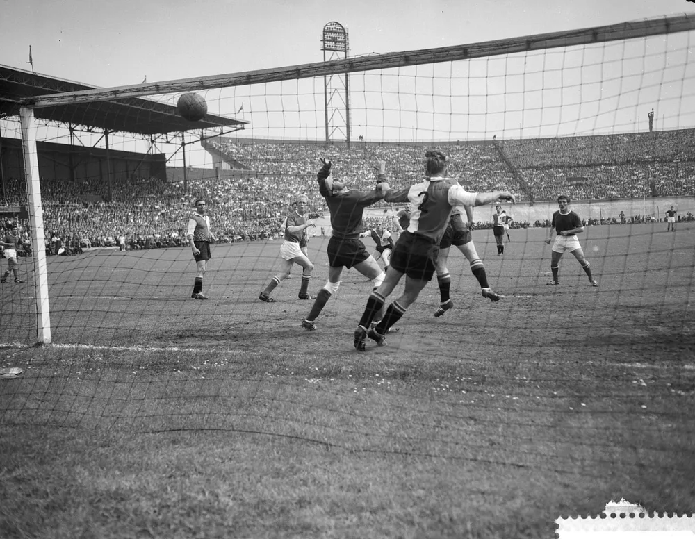 Ajax tegen Feyenoord 5-1, Ajax kampioen. Foto: Wim van Rossem / Anefo, Nationaal Archief (CC0).