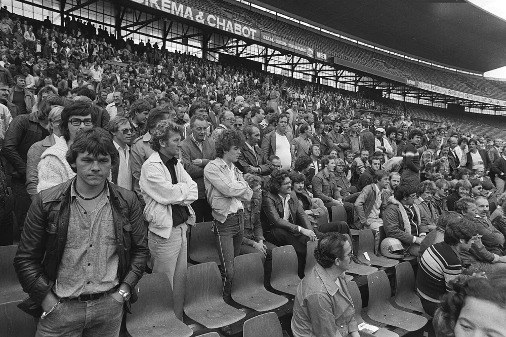 Stakers in het Feijenoord stadion. Foto: Rob C. Croes / Anefo, Nationaal Archief (CC0).