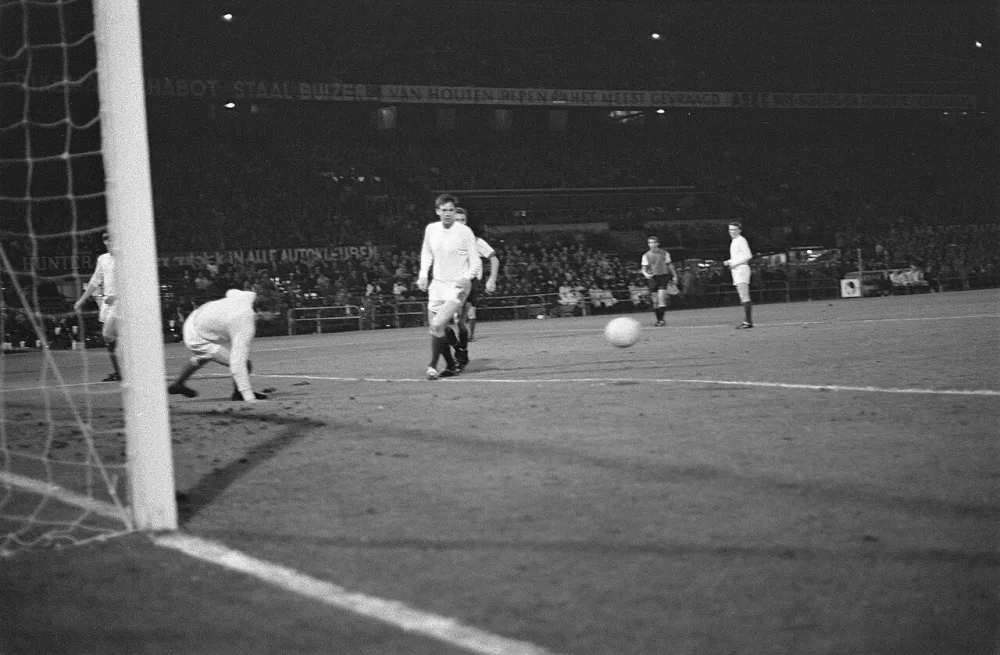 Europacup 1. Feyenoord tegen Reykjavik 4-0. Spelmoment. Foto: Eric Koch / Anefo, Nationaal Archief (CC0).