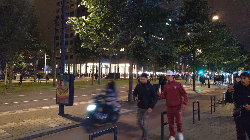 Onrust in het centrum van Rotterdam rond de Conference League-finale tegen AS Roma, mei 2022. Foto: Donald Trung Quoc Don via Wikimedia Commons, CC BY-SA 4.0.