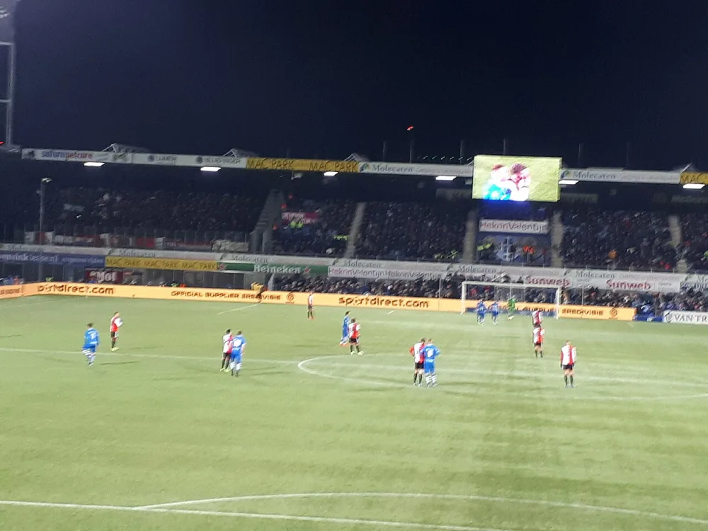 PEC Zwolle – Feyenoord, Eredivisie, 19 januari 2019. Foto: SCPEC1910 via Wikimedia Commons, CC BY-SA 4.0.
