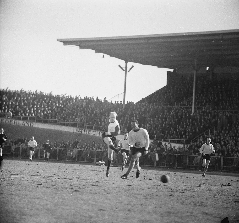 DOS tegen Feyenoord, spelmomenten. Foto: Jac. de Nijs / Anefo, Nationaal Archief (CC0).