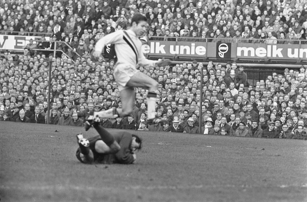 Feijenoord tegen FC Twente 3-0 nr. 7 : ?, nr. 8 : ?. Foto: Eric Koch / Anefo, Nationaal Archief (CC0).