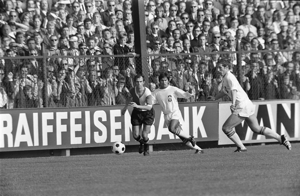 Go Ahead tegen Feyenoord 0-1. Coen Moulijn in actie. Foto: Eric Koch / Anefo, Nationaal Archief (CC0).