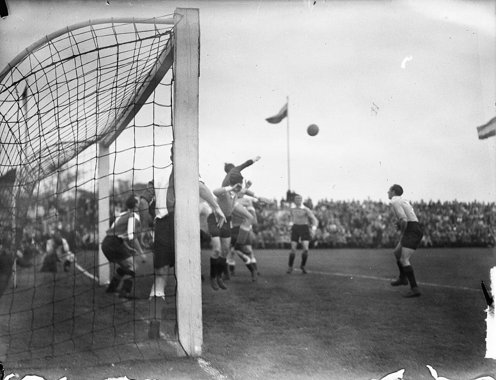 EDO tegen Feyenoord 2-2. Spelmoment. Foto: fotograaf onbekend / Anefo, Nationaal Archief (CC0).