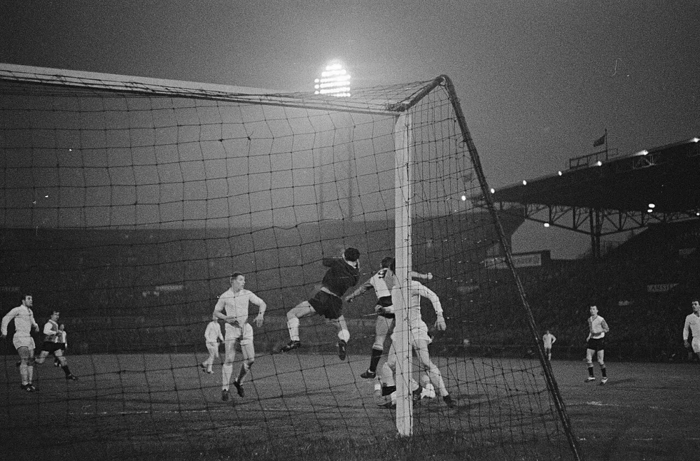 Ajax tegen Feyenoord 4-2 spelmoment. Foto: Harry Pot / Anefo, Nationaal Archief (CC0).