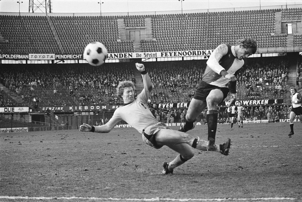 Feijenoord tegen FC Amsterdam 0-0; Nico Jansen in aktie. Foto: Koen Suyk / Anefo, Nationaal Archief (CC0).