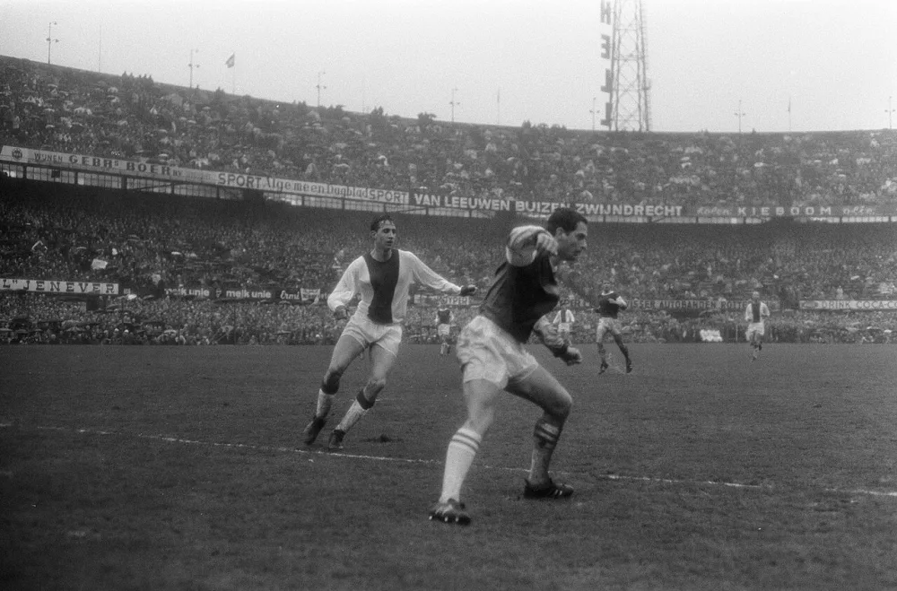 Feyenoord tegen Ajax 1-1, spelmomenten. Foto: Jac. de Nijs / Anefo, Nationaal Archief (CC0).