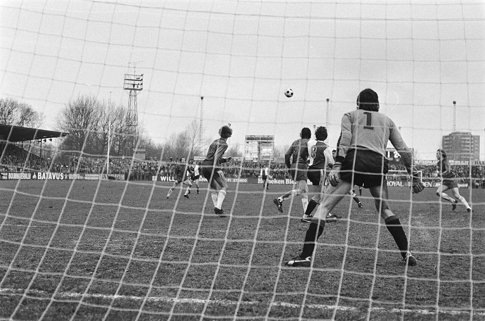 Haarlem tegen Feyenoord 2-0, spelmomenten. Foto: Hans Peters / Anefo, Nationaal Archief (CC0).