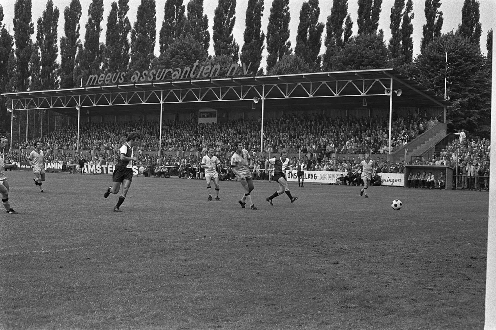 NAC tegen Feyenoord 1-2. Foto: Joost Evers / Anefo, Nationaal Archief (CC0).