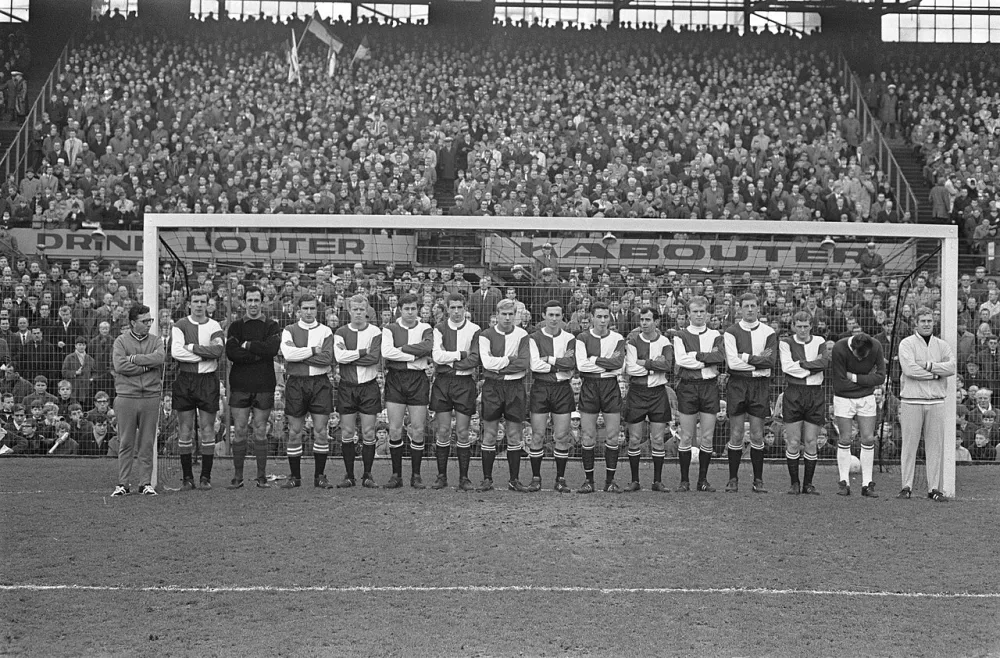 Feyenoord tegen Xerxes en DHC 0-1, elftal Feyenoord. Foto: Jac. de Nijs / Anefo, Nationaal Archief (CC0).