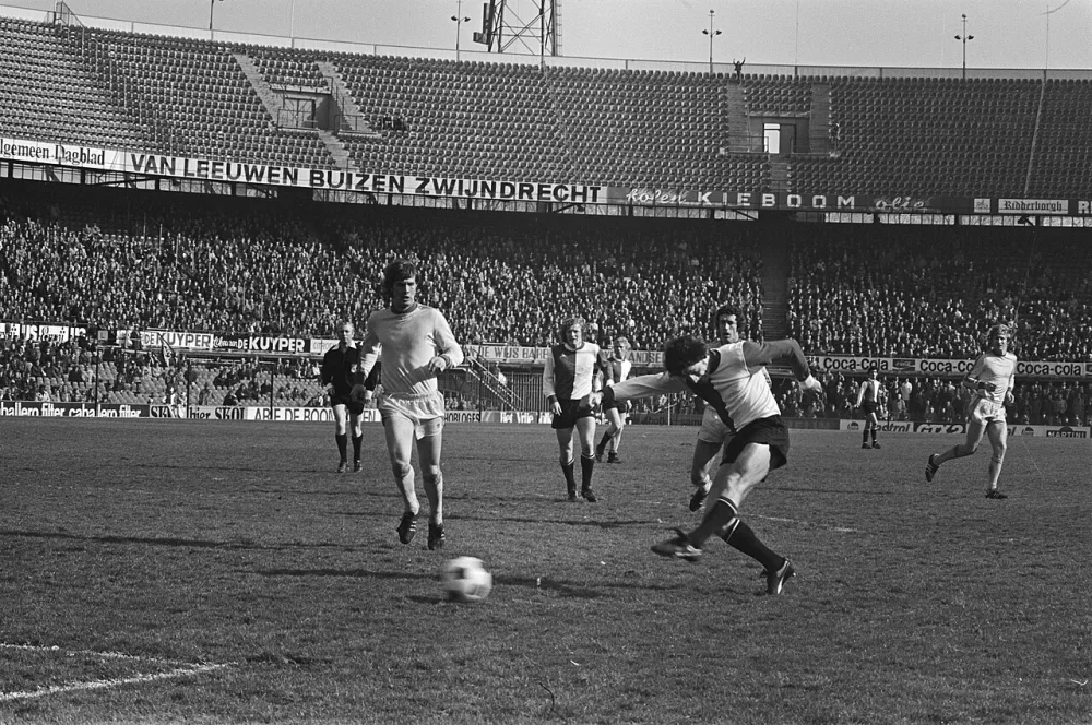 Feijenoord tegen Go Ahead Eagles 4-2; Kristensen scoort 3-0. Foto: Bert Verhoeff / Anefo, Nationaal Archief (CC0).
