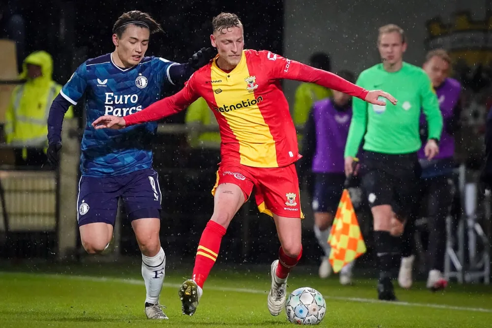 Deventer, donderdag 25 April 2024, seizoen 2023 / 2024 , competitiewedstrijd tussen Go Ahead Eagles en Feyenoord, einduitslag 1-3 (1-2). Foto: Carlo Bruil Fotografie via Wikimedia Commons, CC BY 2.0.