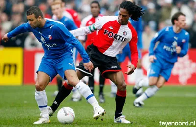 Ali B in het shirt van Utrecht tegenover Greene