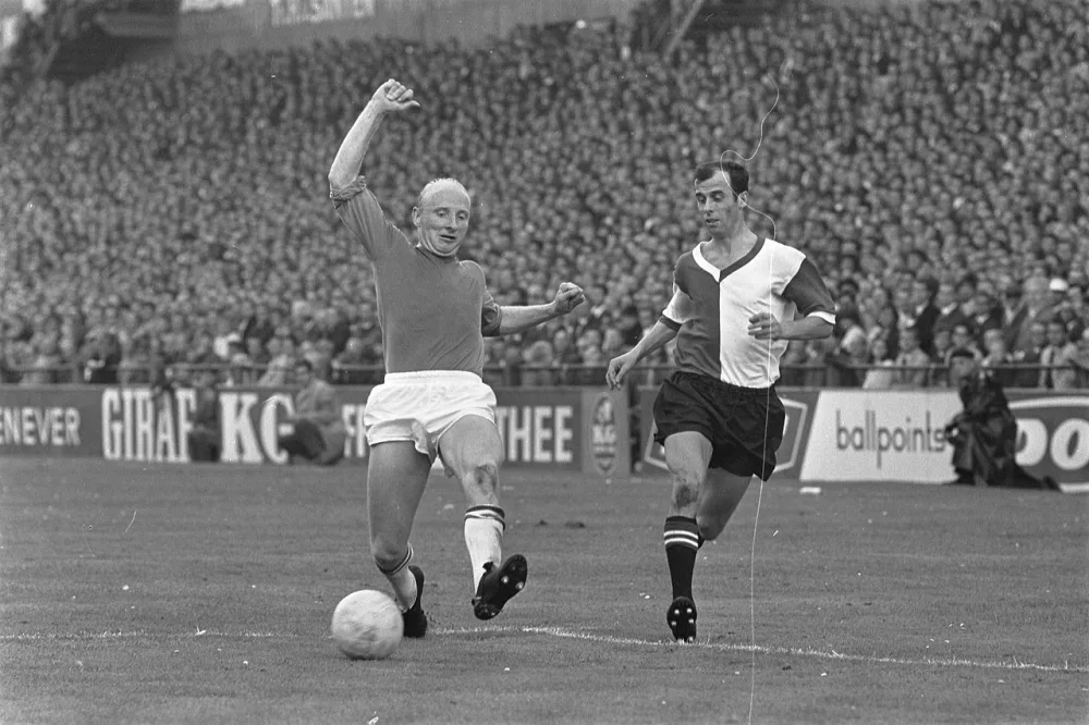 Coen Moulijn (rechts) in duel met Theo van der Burch. Foto: fotograaf onbekend / Anefo, Nationaal Archief (CC0).